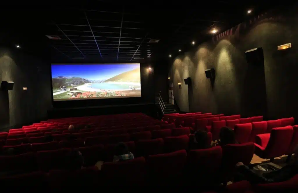 location-2-alpes-cinema-le-slalom